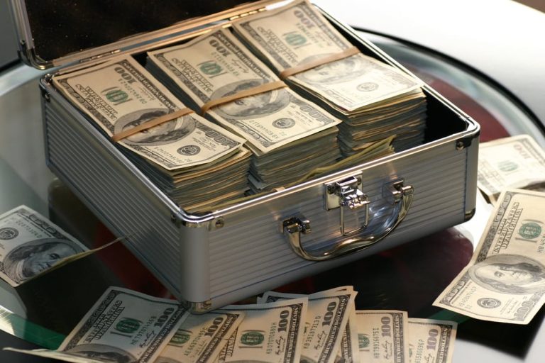 Brits Keeping Hold of £72 billion Of “Dead Money”