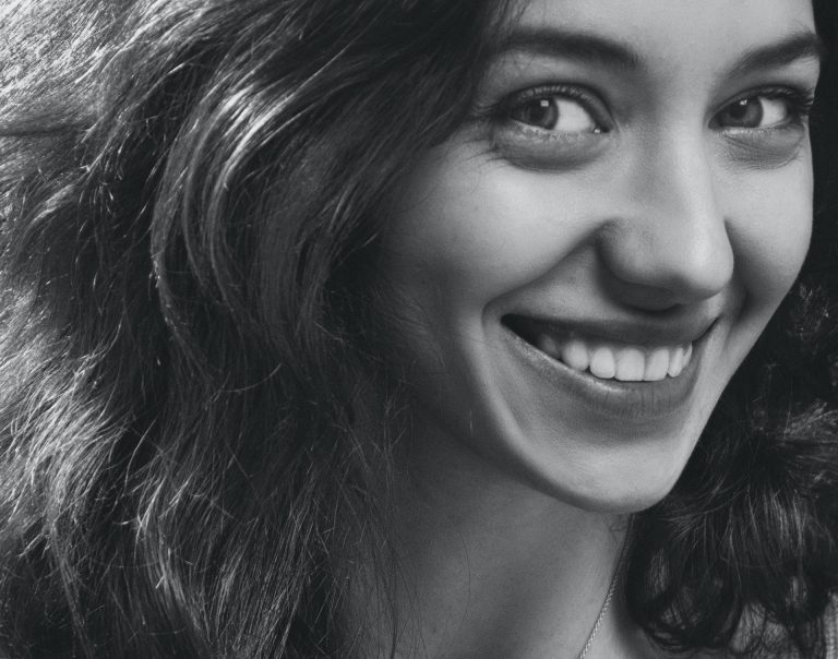 A Guide to Starting a Teeth Whitening Business