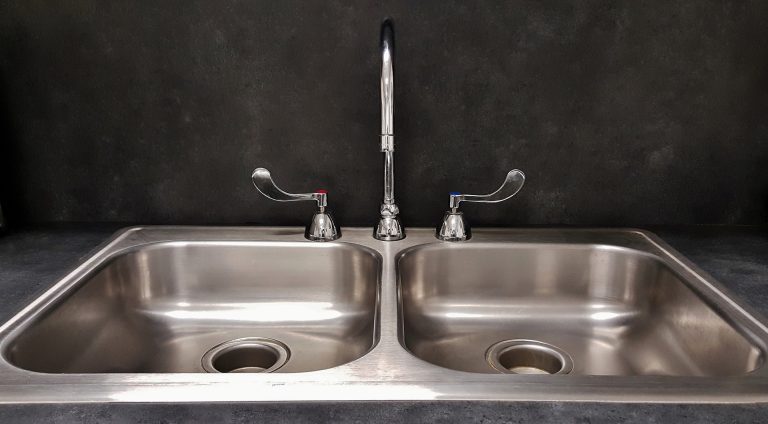 The Benefits of Double Sink Bathtubs For Your Home