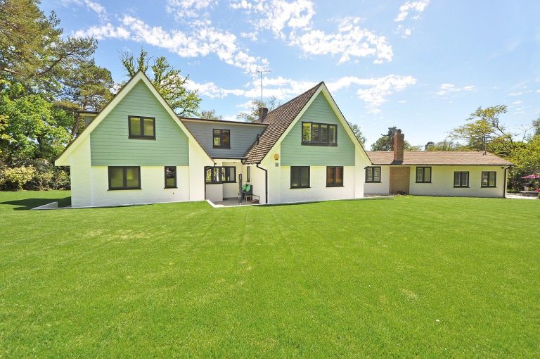 U-shaped House Designs or House Construction Planning are Getting Fame