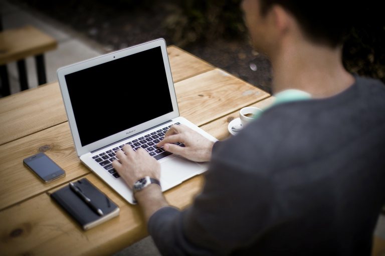 4 Ways Employees Are Abusing Your Online Time Clock