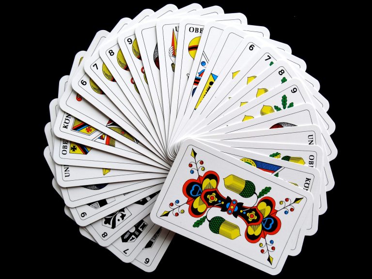 The Benefits of Playing Solitaire Games
