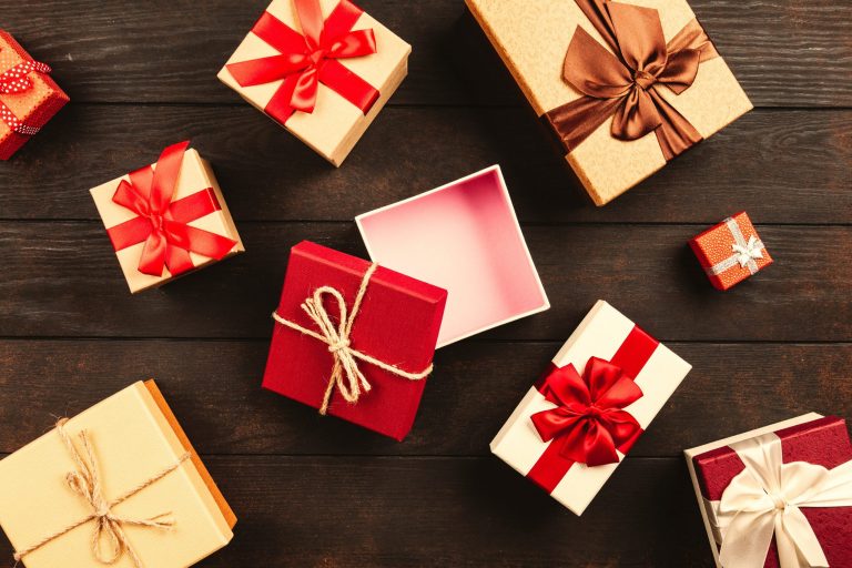 3 Inexpensive Christmas Gift Ideas for Coworkers in 2020