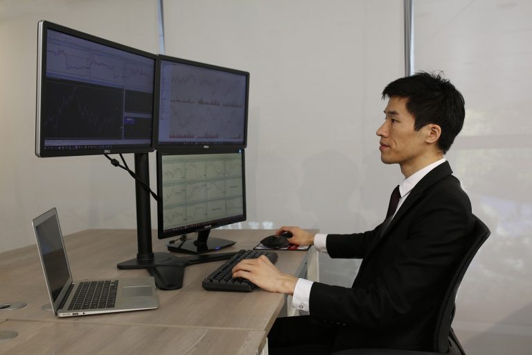 Why is leverage both beneficial and dangerous for traders?