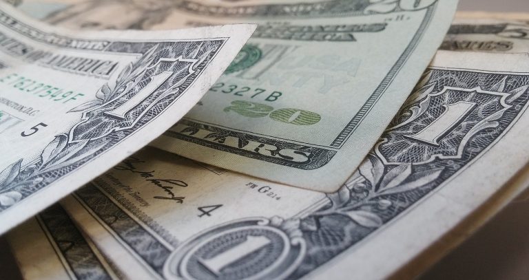 5 essential types of information featured in paychecks stubs
