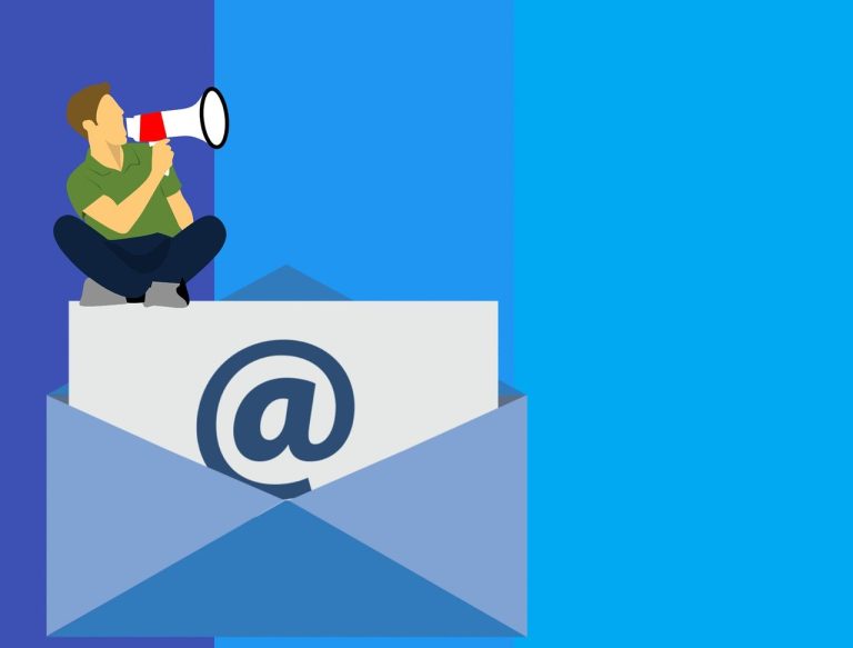 Why You Must Complement Your Email Marketing With Live Chat