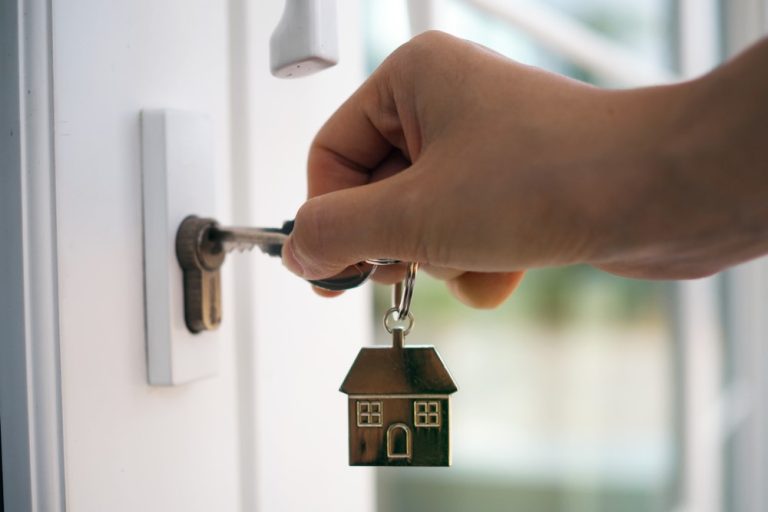 TIPS FOR A FASTER HOUSE SALE