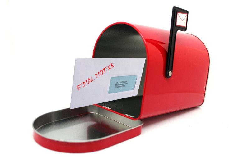 How to Manage Your Outstanding Customer Invoices Better and Avoid Late Payments