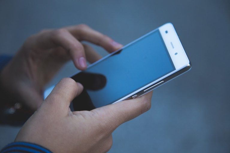 4 Tips to Help You Save Money When Buying a Phone