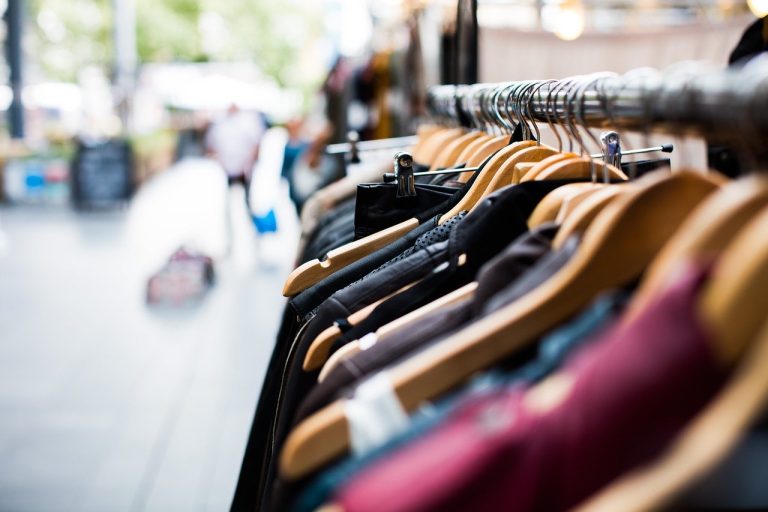 How to Sell Used Clothes on Instagram and Make Money?