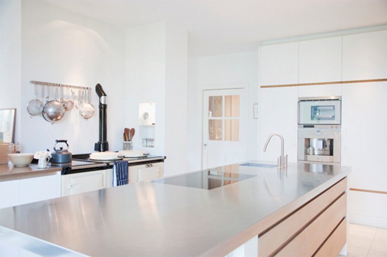 Top tips to speed up your house sale