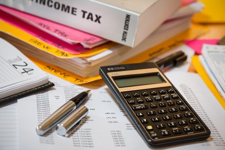 Accounting for Small Business – Should I Hire an Accountant or Can I Do It Myself?