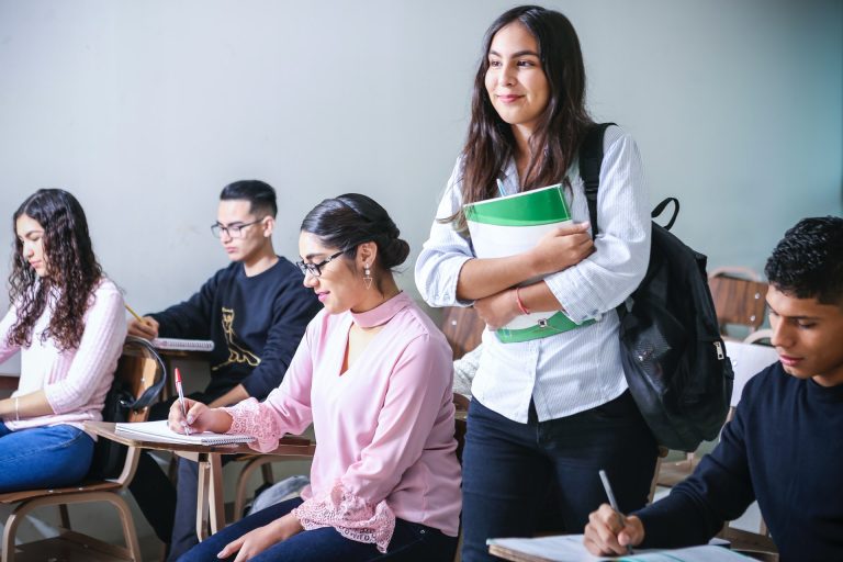 How can college students chose the right gadgets relevant to their courses?