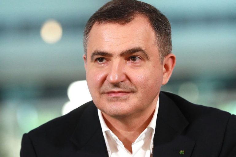 Lev Khasis: from Manager of Aircraft Factory to Sberbank’s Top Manager