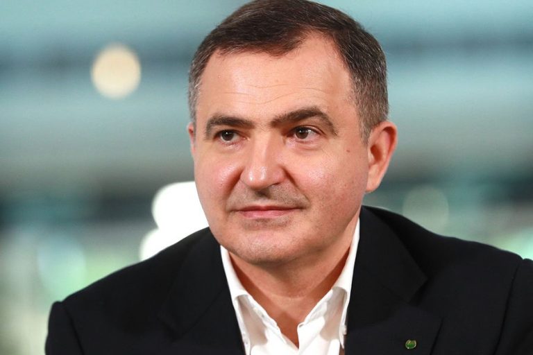 Lev Khasis: from Manager of Aircraft Factory to Sberbank’s Top Manager