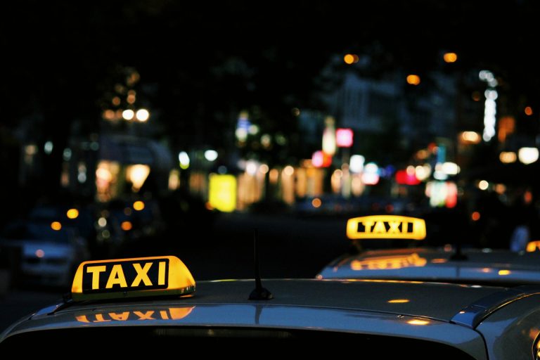How a Chauffeur and Taxi Services are Different?