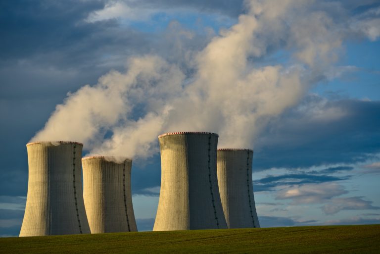 Can the nuclear energy industry overcome its current challenges? Investors seem to think so