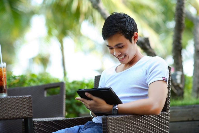 Why Chatbots are important and how they work