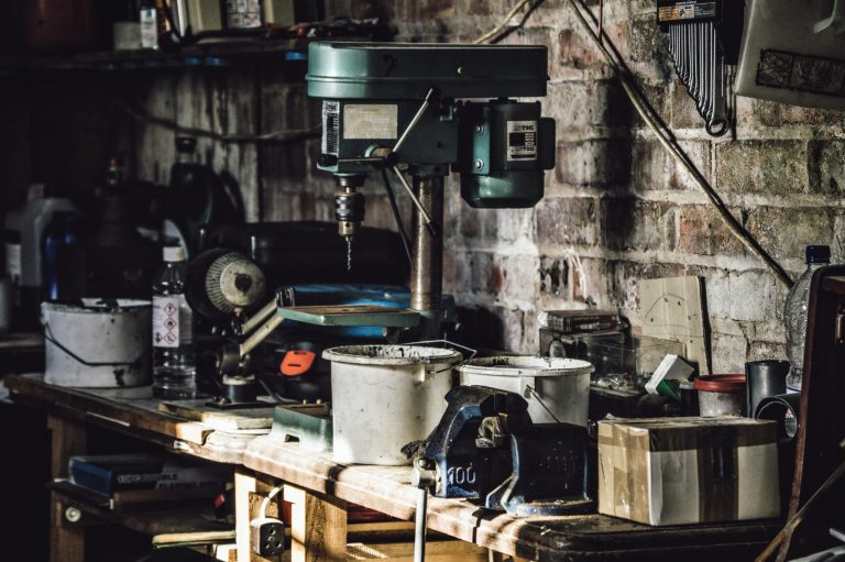 Useful Tips to Organize a Garage When Selling a House
