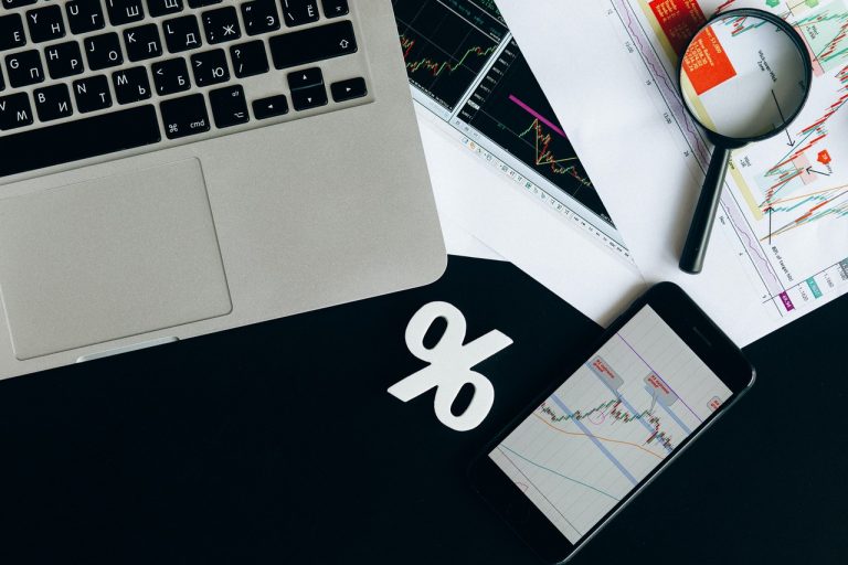 Four Ways Technology Helps the Hesitant Beginner Investor