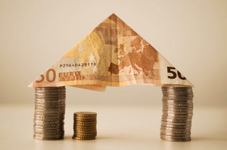 Differences between DeFi and Traditional Financial Systems
