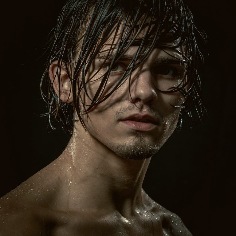Experts explain why wet hair seems thinner
