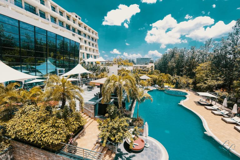 Hotel Stays vs. Apartment Stays – Which One is Better?