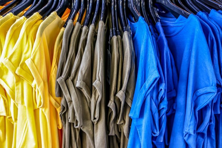 How to Save While Buying T-Shirts in Bulk