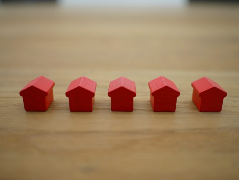Why Should You Sell Your House to Companies that Buy Houses Quickly?