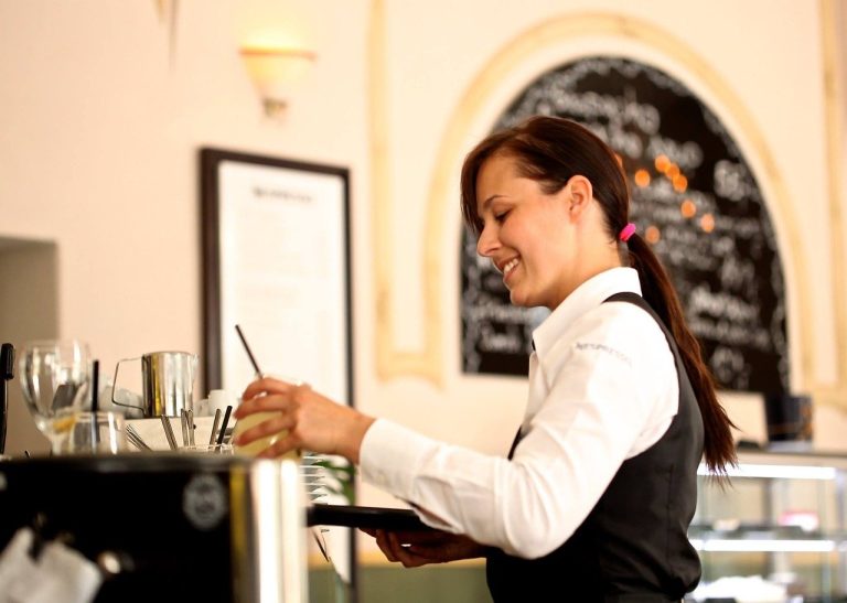 Almost 7 in 10 UK Hospitality Staff Don’t Trust They Are Paid Correct Tips  
