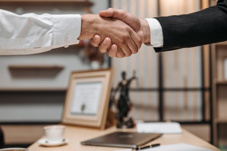 Navigating conveyancing Transactions: A Guide to Working with Conveyancing Solicitors and Tax Lawyers