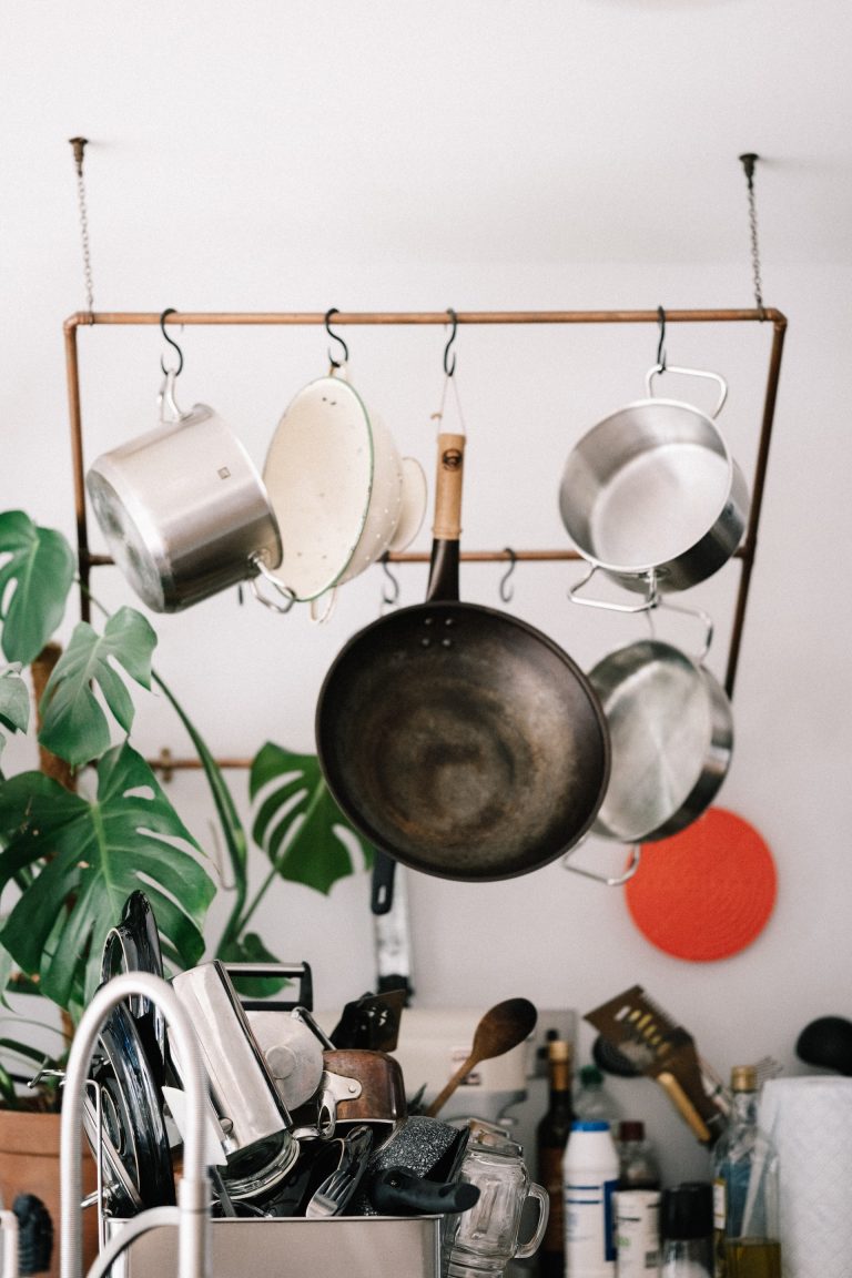 Gender Disparities in Domestic Duties: New Study Reveals Women Shoulder Heavier Housework Burden
