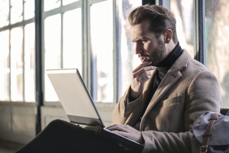 Captivating Corporate Nomads: Attracting Business Travelers to Your Vacation Rental Property