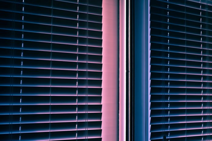 Effortless Blinds Cleaning: Quick Hacks for Busy Homeowners