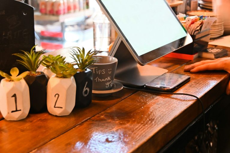 Boost Efficiency: The Importance of an EPOS System for Takeaways