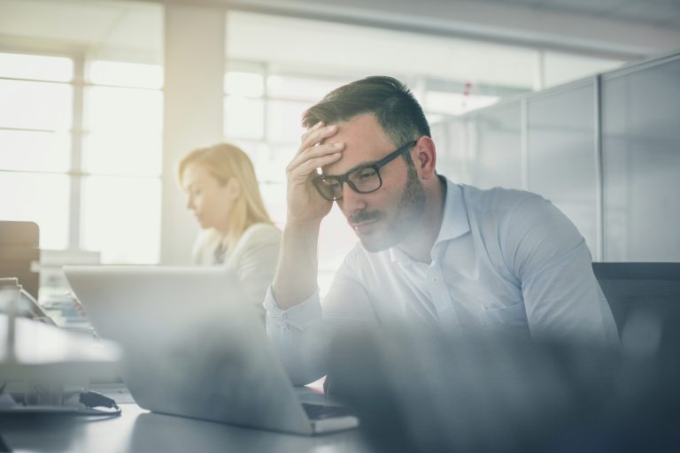 Leading Psychotherapist Highlights the Importance of Genuine Mental Health Support in the Workplace