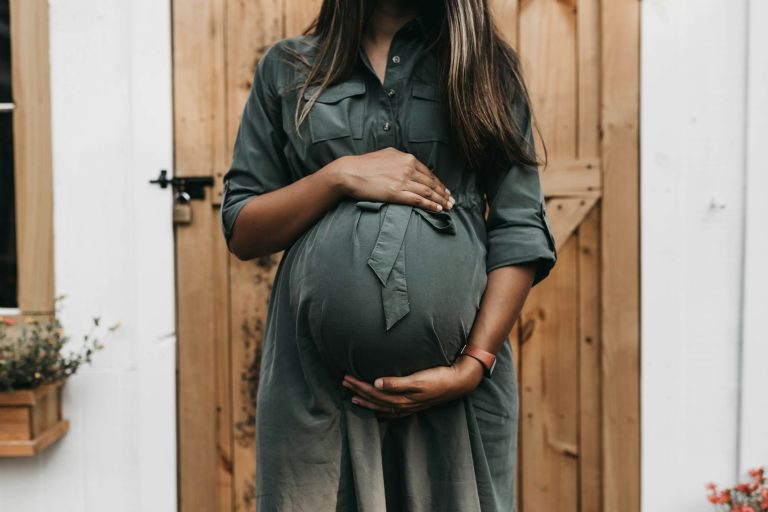 Cashless vs. Reimbursement Maternity Insurance Claims
