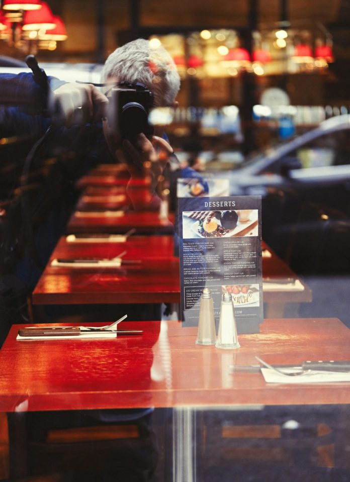 table top display stand restaurant