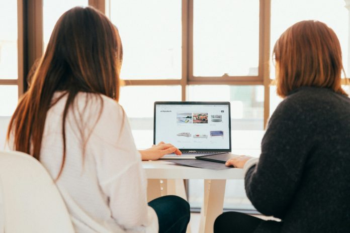 Bespoke website or designer: what to choose for business?
