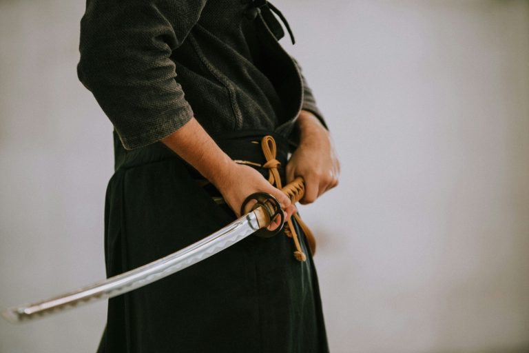 How Long Is a Traditional Katana and What Variations Exist?