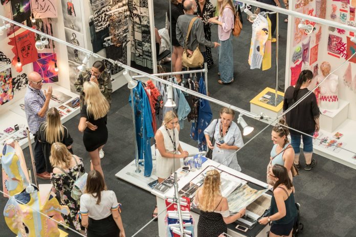 Simplifying Event Logistics: How to Ensure Smooth Transport for Exhibitions and Commercial Events?