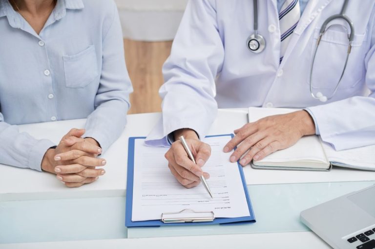 Confidentiality In Health And Social Care: Tips + Examples