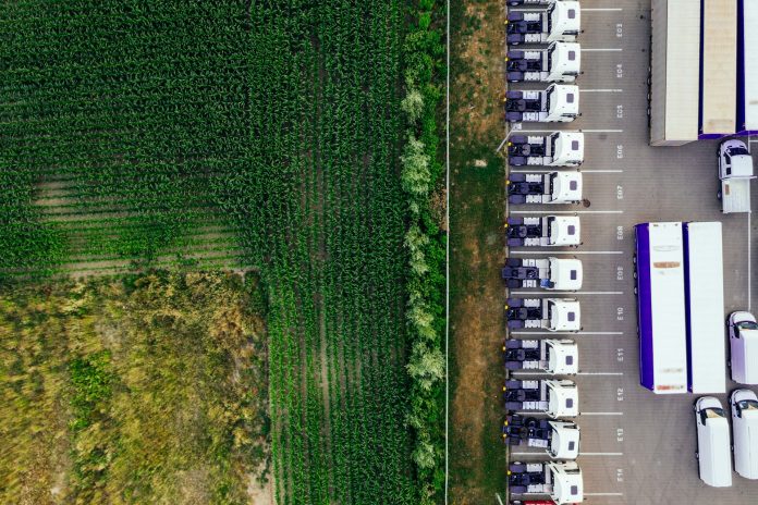 How Fleet Companies Are Leveraging Vehicle Tracking to Increase Productivity in 2025