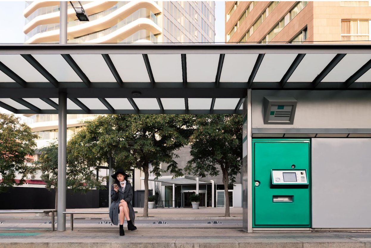 How Outdoor Shade Enhances Business Appeal