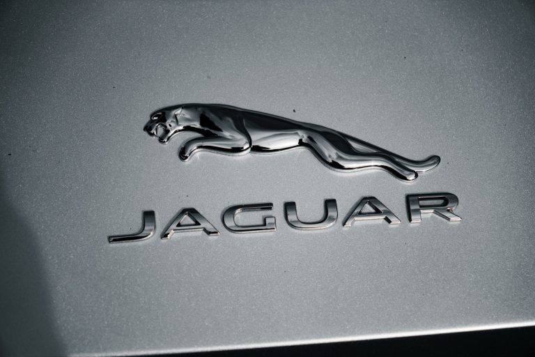 Restoring Elegance: High-Quality Jaguar XJS and E-Type Parts Every Enthusiast Needs