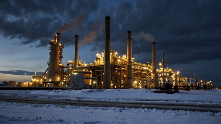 Cenovus Shares Jump 2.5% on MEG Energy Investment, Fueling Canada’s Energy M&A Buzz