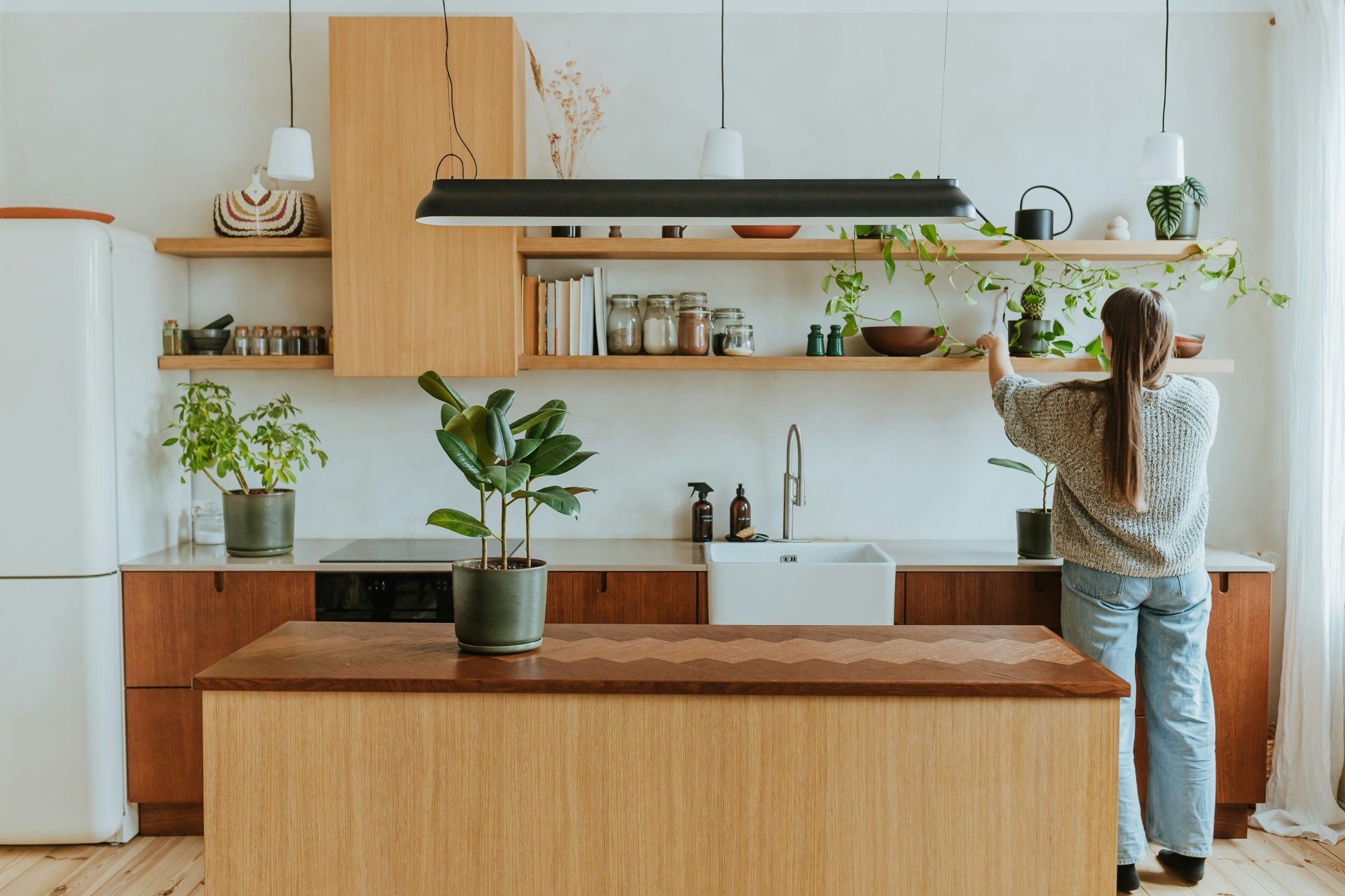 How to Declutter Your Kitchen and Keep It Tidy Effortlessly
