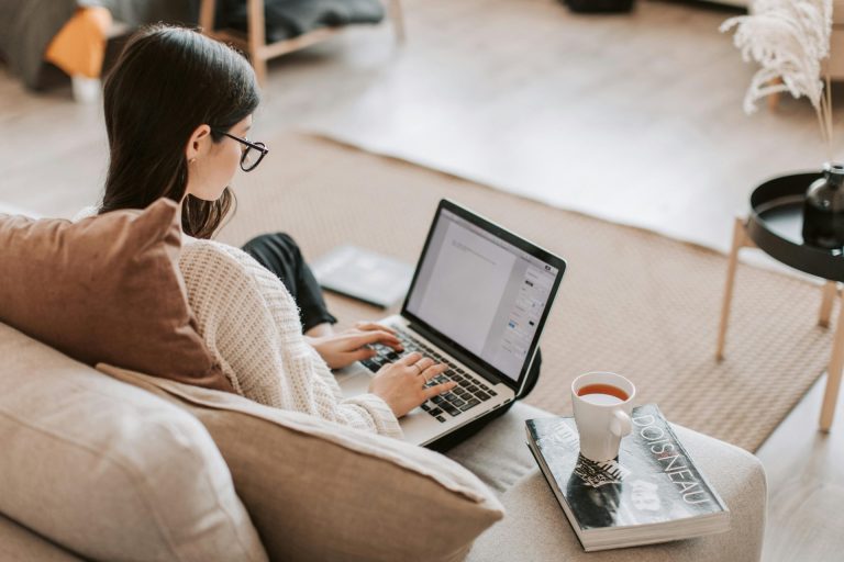 UK Startup Founders Struggle With Cash Flow: Could Virtual Executive Assistants Be the Hidden Solution?