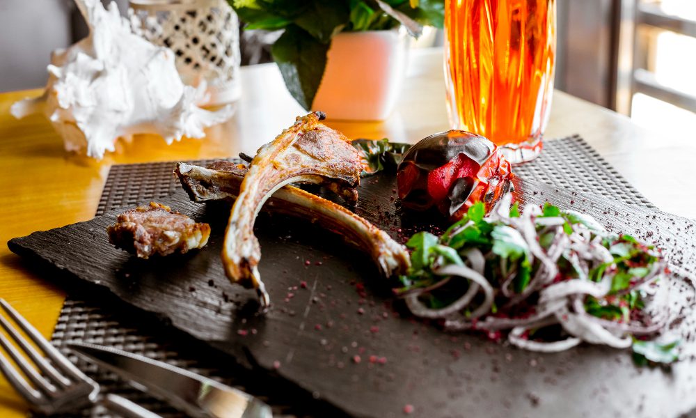 Smokey bones restaurant closures