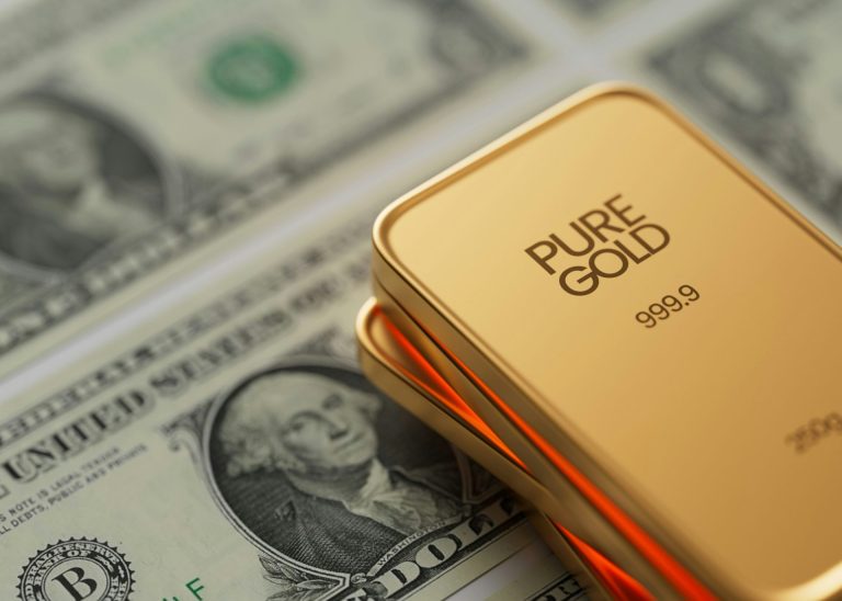 Gold Prices Approach $4,500 as Uptrend Holds Despite Rising Technical Pressure